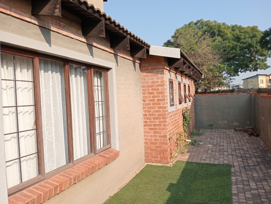 4 Bedroom Property for Sale in Waterval East North West